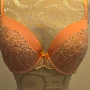 Victoria's Secret Lace Bra in Peach
